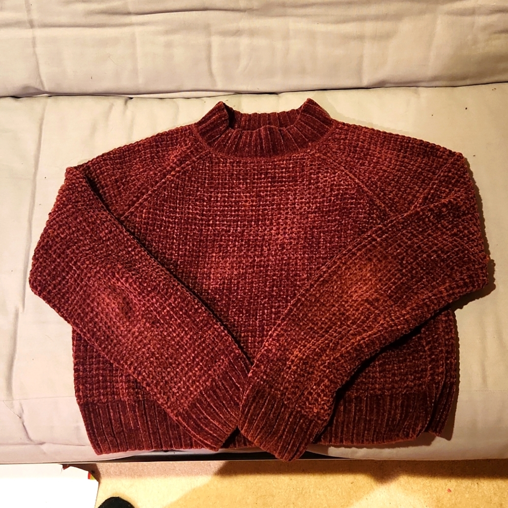 Women's medium cropped mock neck turtleneck sweater,  size medium